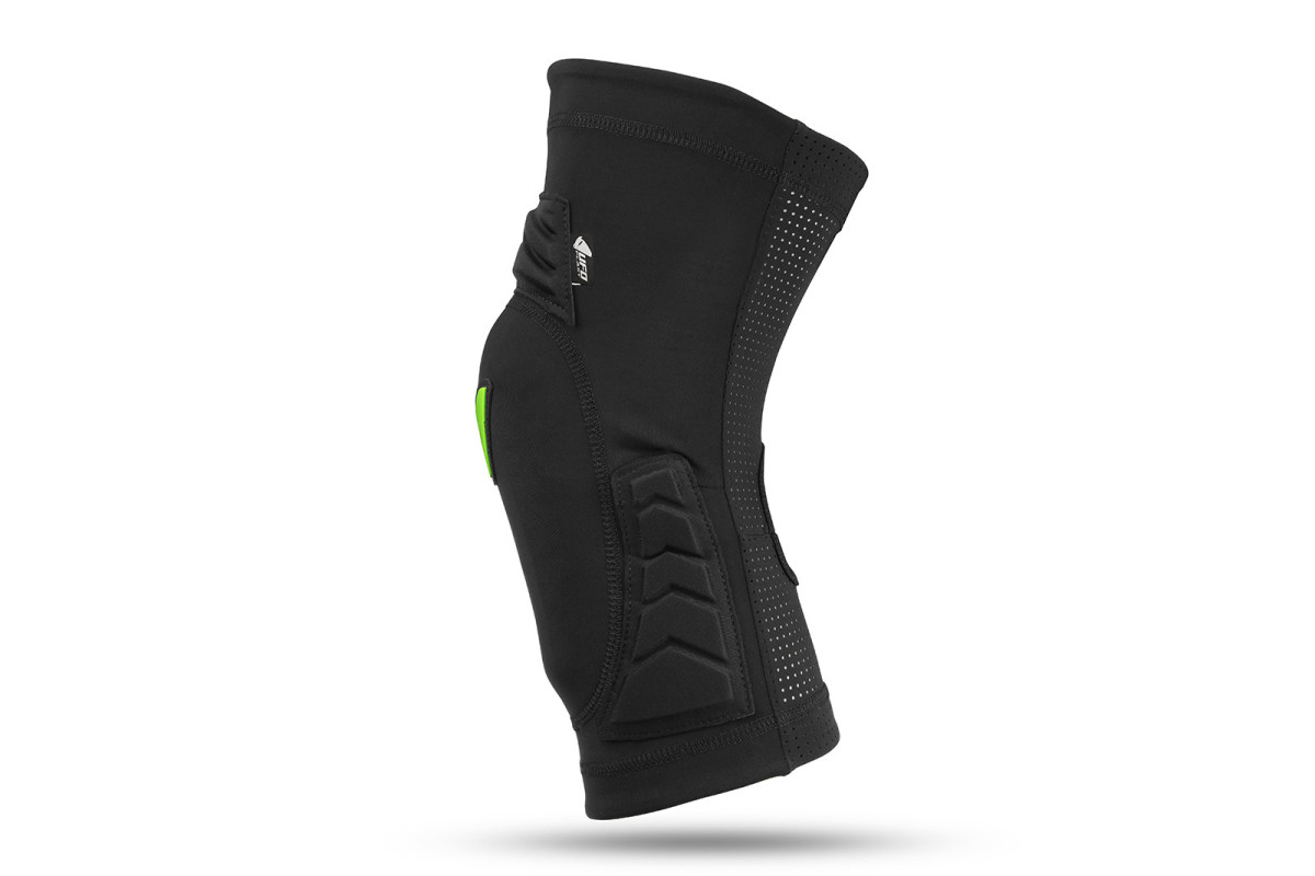 M33 knee guards